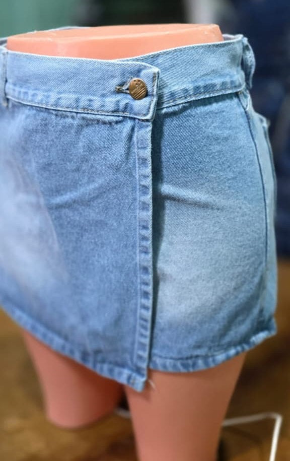 SHORT POLLERA DE MUJER